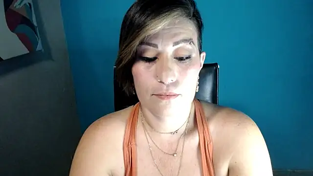 Snapshot of Sunny_rayz_ chatting on May 8, 8:12 pm Sunny rayz online show from May 8, 8:12 pm