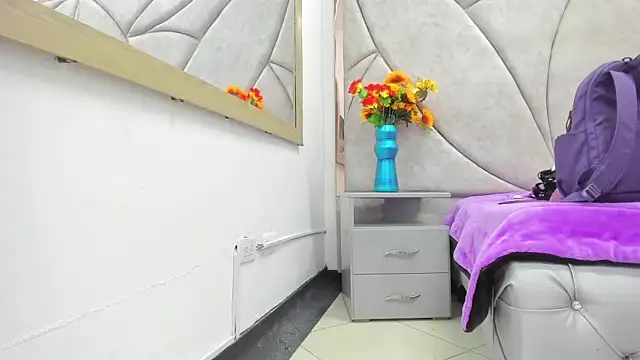 HornySlut69  online show from December 4, 12:37 pm