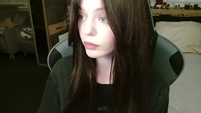 juice-peach online show from February 6, 10:10 pm