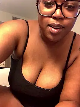 SweetHoneyBunz online show from January 14, 4:49 am
