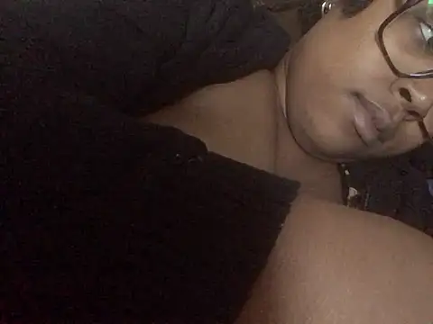 SweetHoneyBunz online show from November 4, 9:51 pm