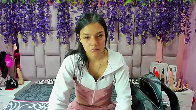 Snapshot of Bich_Anal_ chatting on February 24, 1:31 pm Bich Anal online show from February 24, 1:31 pm