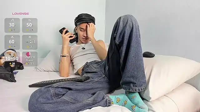 imcoltonalvin online show from February 27, 3:40 am