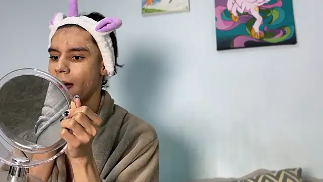 imcoltonalvin online show from December 4, 11:48 pm