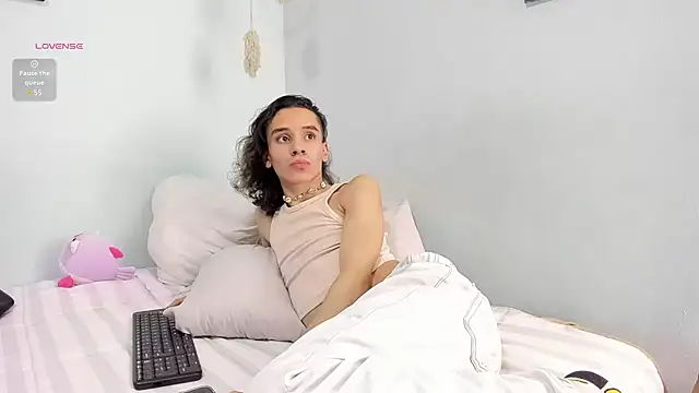 imcoltonalvin online show from February 22, 12:27 am