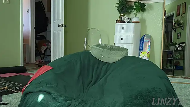 Linzy 19 online show from January 9, 5:31 pm