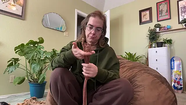 Linzy 19 online show from February 3, 4:01 pm