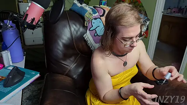 Linzy 19 online show from March 1, 12:39 am