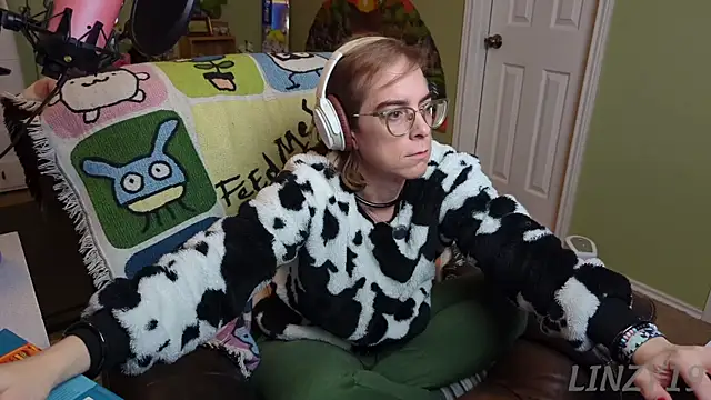 Linzy 19 online show from February 22, 3:23 am