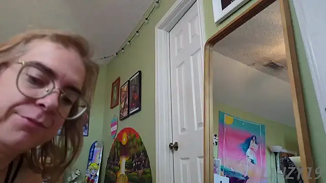 Linzy 19 online show from March 11, 6:08 pm