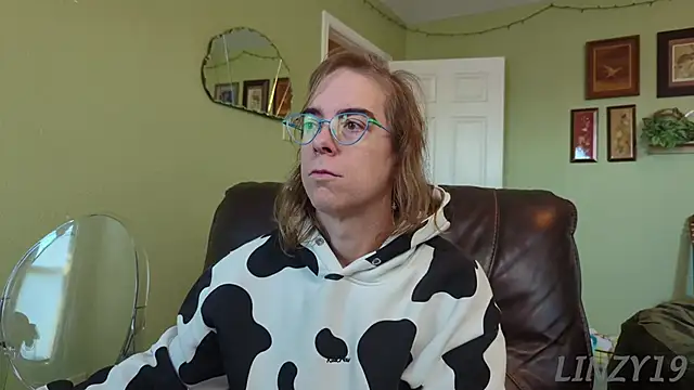 Linzy 19 online show from November 5, 2:53 pm