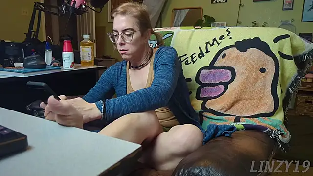 Linzy 19 online show from March 2, 1:26 am