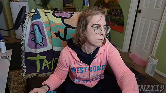 Linzy 19 online show from February 16, 6:43 pm