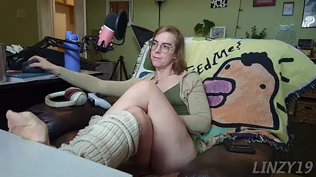 Linzy 19 online show from March 6, 6:05 pm