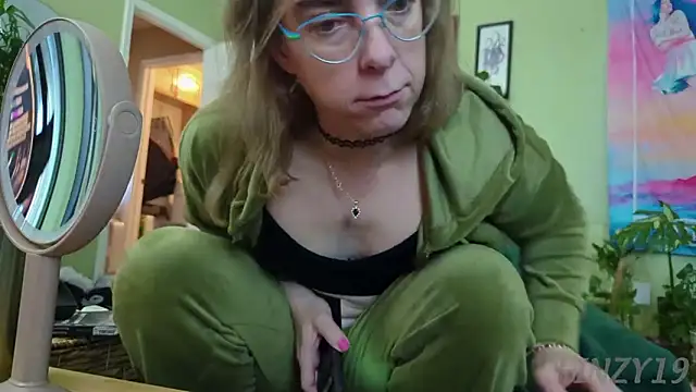 Linzy 19 online show from January 15, 2:42 pm