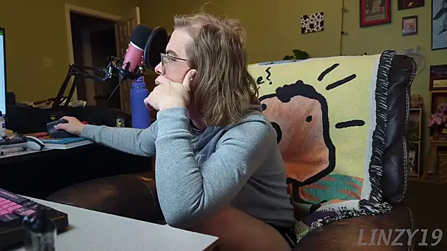 Linzy 19 online show from March 5, 2:36 am