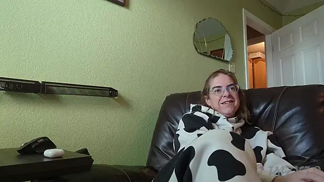 Linzy 19 online show from December 5, 3:43 pm