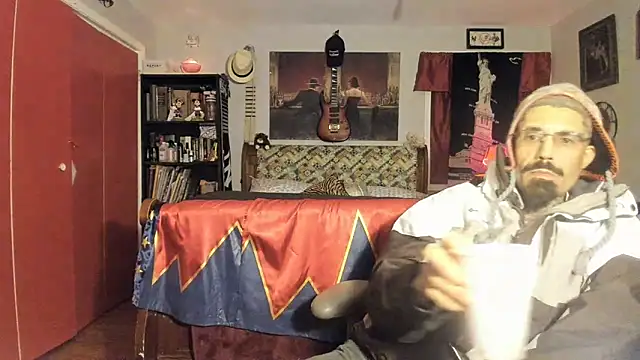 Snapshot of RoosterWabbit chatting on March 10, 12:39 am RoosterWabbit online show from March 10, 12:39 am