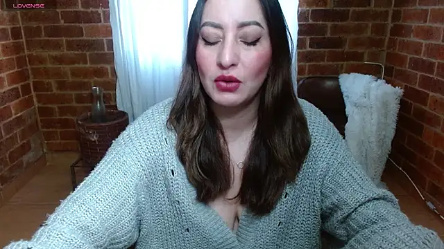 rashellroses22 online show from May 8, 11:03 am