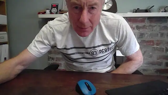 jiggy77777 online show from December 6, 3:02 am