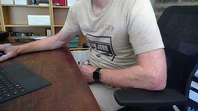 jiggy77777 online show from February 24, 5:22 am