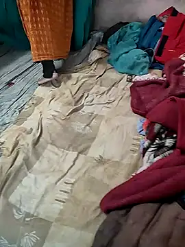 COUPLLE VILLAGE online show from December 3, 2:45 am