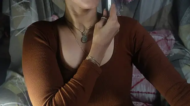 -AyeshaSinghania- online show from November 1, 8:30 am