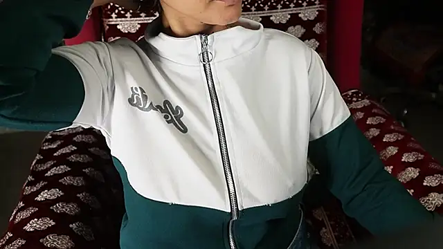 -AyeshaSinghania- online show from February 11, 4:56 pm