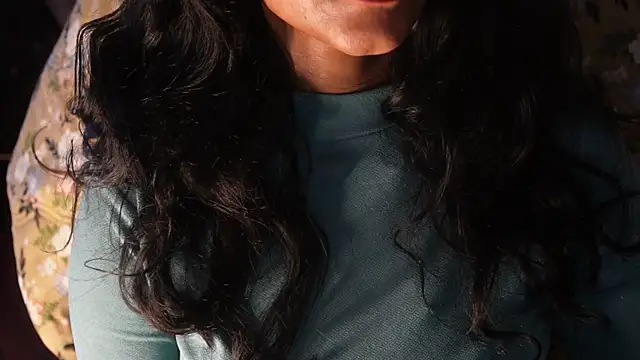 -AyeshaSinghania- online show from February 12, 5:40 am