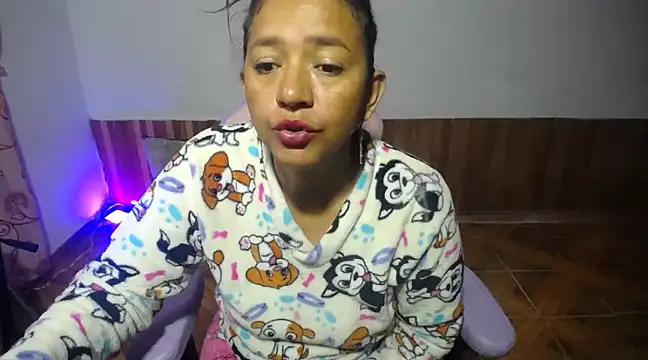 Snapshot of daleska_ayala_1 chatting on March 2, 2:58 pm daleska ayala 1 online show from March 2, 2:58 pm