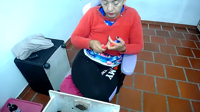 daleska ayala 1 online show from March 31, 12:18 pm