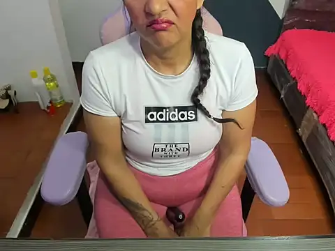 Snapshot of daleska_ayala_1 chatting on September 19, 4:11 pm daleska ayala 1 online show from September 19, 4:11 pm