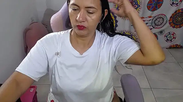 daleska ayala 1 online show from January 11, 3:30 pm