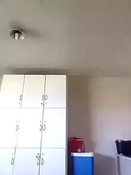 Snapshot of Yardie_bone chatting on March 7, 10:56 am Yardie bone online show from March 7, 10:56 am