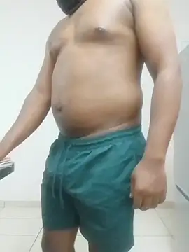 Snapshot of Yardie_bone chatting on December 19, 4:31 pm Yardie bone online show from December 19, 4:31 pm