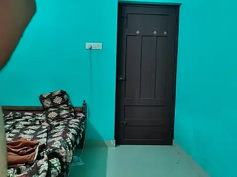 Sultryandrews online show from December 18, 4:11 pm