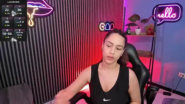 Snapshot of emily_roberts1 chatting on November 2, 2:38 am emily roberts1 online show from November 2, 2:38 am