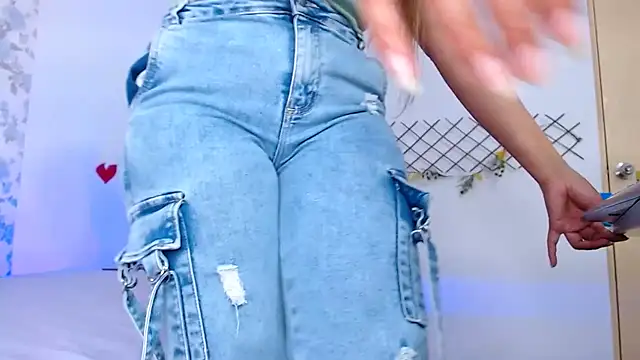 Snapshot of vanessa_cute1 chatting on December 2, 9:49 pm vanessa cute1 online show from December 2, 9:49 pm