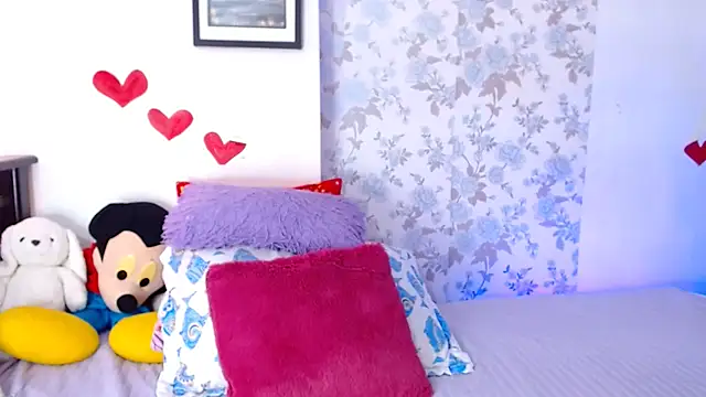 Snapshot of vanessa_cute1 chatting on December 4, 6:07 pm vanessa cute1 online show from December 4, 6:07 pm