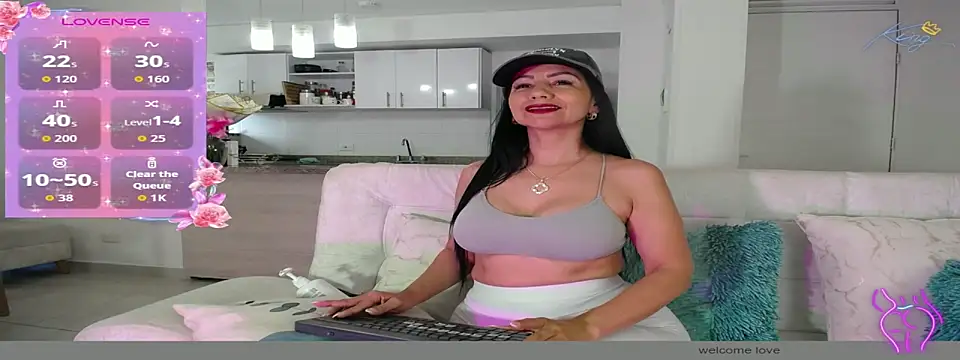 EVA45LOVES online show from February 11, 4:40 pm