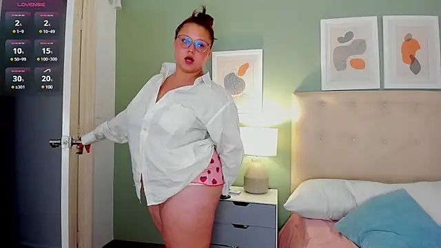 Snapshot of YuliCardona_ chatting on February 8, 9:04 pm YuliCardona online show from February 8, 9:04 pm