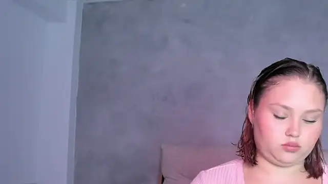 YuliCardona  online show from June 25, 7:30 pm