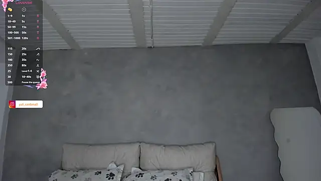 Snapshot of YuliCardona_ chatting on May 8, 7:17 pm YuliCardona online show from May 8, 7:17 pm