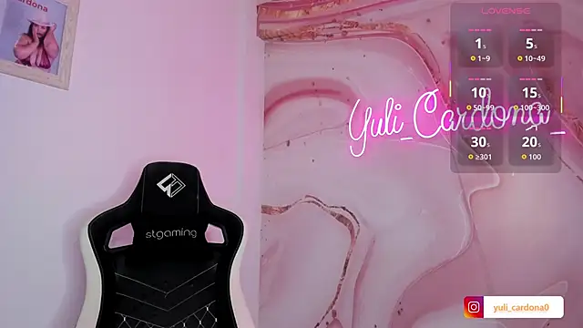 YuliCardona  online show from December 20, 10:56 pm