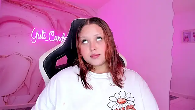 YuliCardona  online show from April 14, 6:35 pm