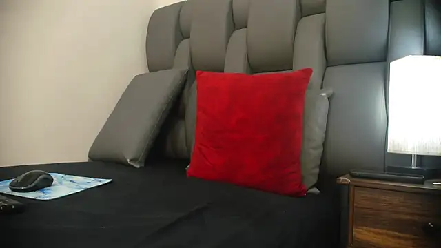 Thiagogomez online show from March 27, 7:15 pm