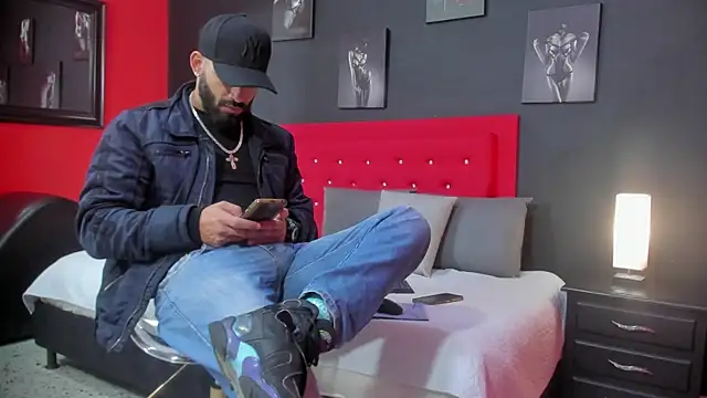 Snapshot of Thiagogomez chatting on September 25, 12:33 pm Thiagogomez online show from September 25, 12:33 pm