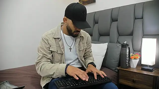 Thiagogomez online show from February 7, 2:03 pm