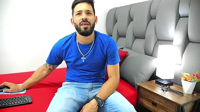 Thiagogomez online show from March 24, 7:03 pm