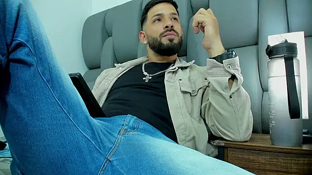 Thiagogomez online show from March 13, 7:30 pm